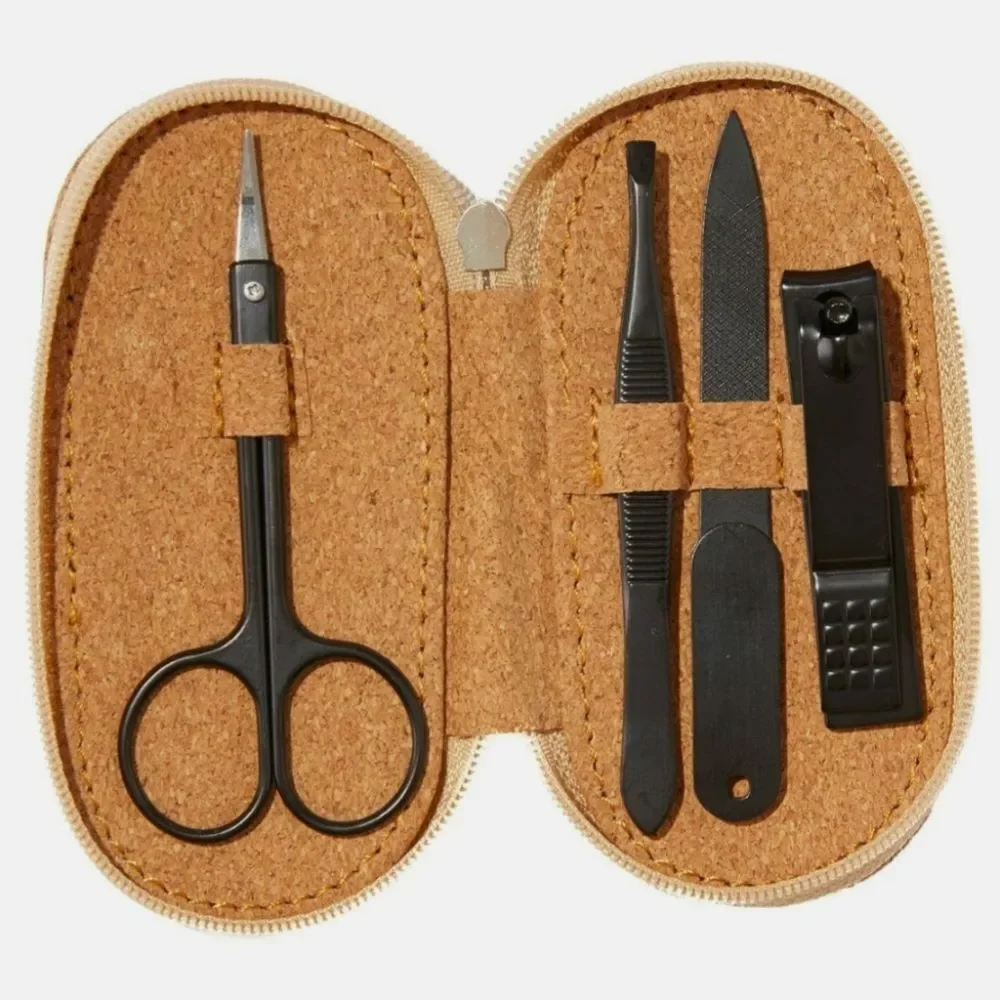 Members Only Circular Cork Grooming Kit 4 Piece Set in Zip Pouch Unisex New OOS